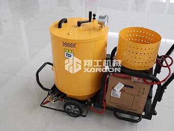 瀝青灌縫機(jī)廠家迎合路面養(yǎng)護(hù)需求，適應(yīng)市場變化