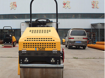  如何讓小型壓路機適應(yīng)市場的發(fā)展？