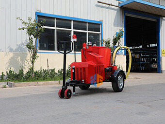 馬路瀝青灌縫機廠家有話說，選對設備不迷茫！