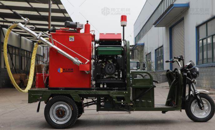 瀝青灌縫機裂縫修補，橫向縱向都可以